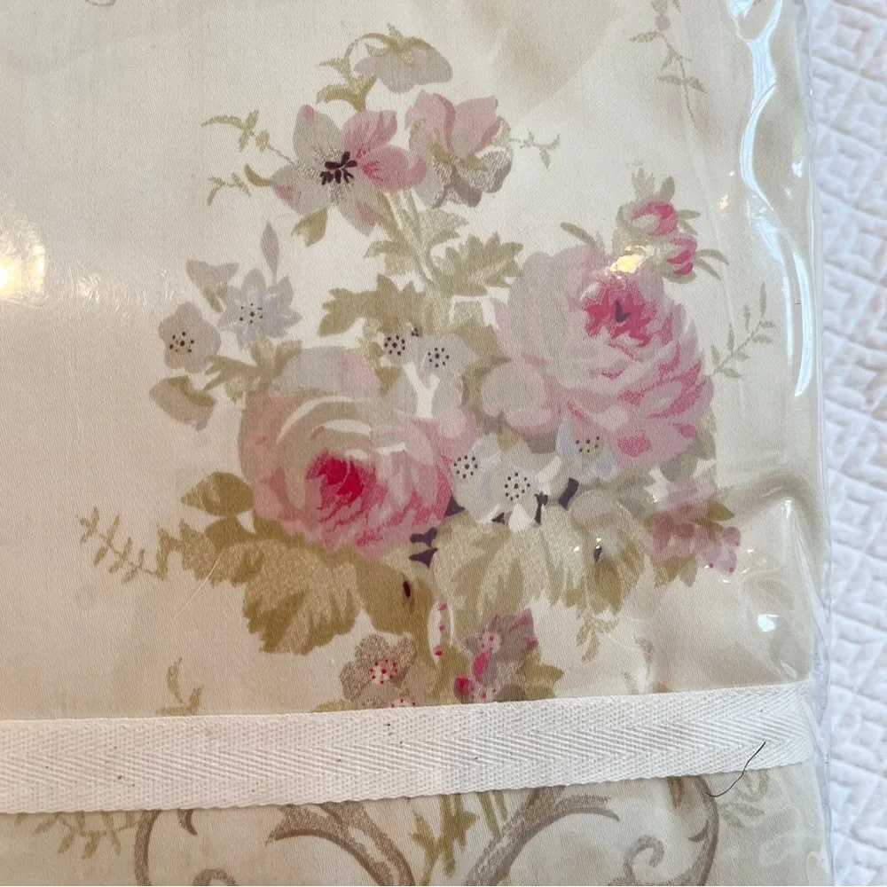 NWT Malabar Grove Floral Petite Rose Full Queen Duvet and Pillow Shams